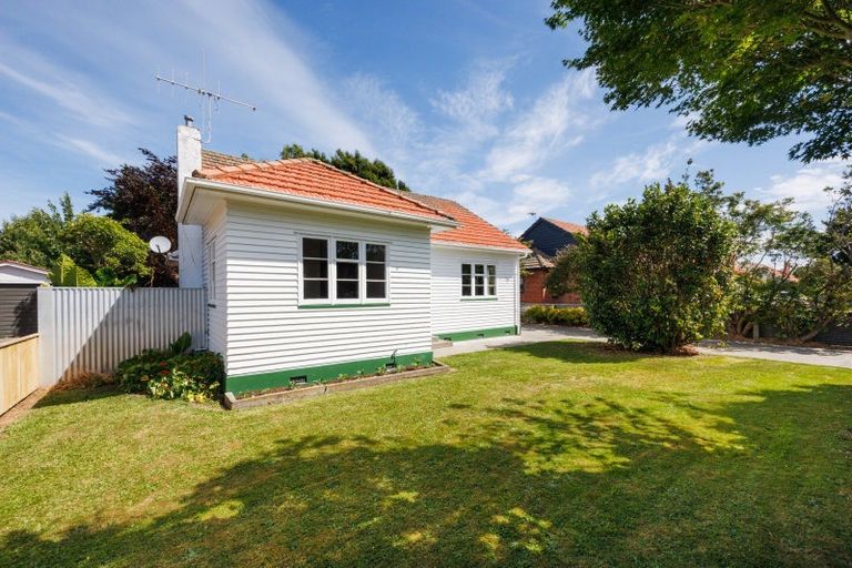 Photo of property in 258 College Street, West End, Palmerston North, 4412