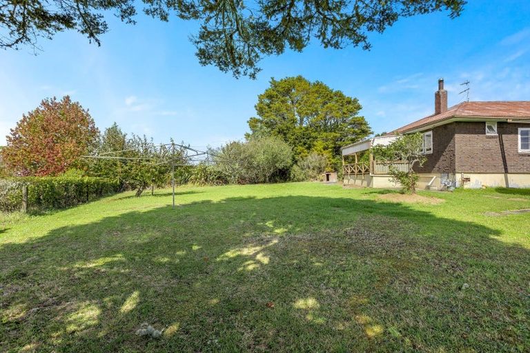 Photo of property in 154 Tawa Road, Kumeu, 0891