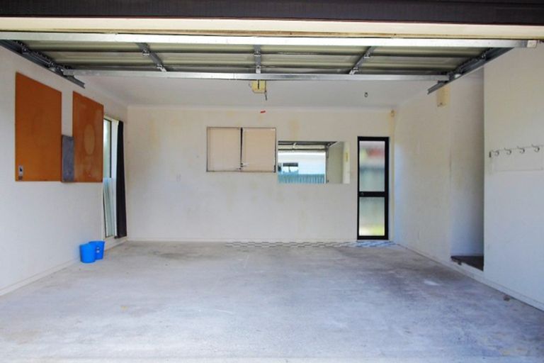 Photo of property in 100 John F Kennedy Drive, Milson, Palmerston North, 4414