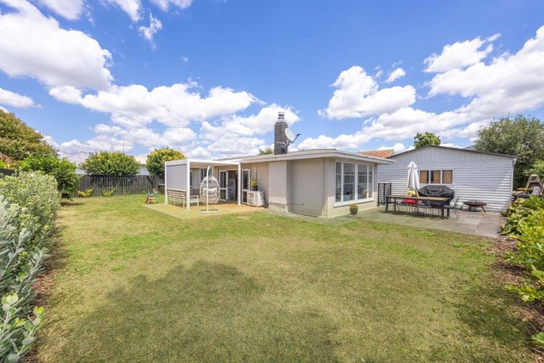 Photo of property in 8 Williams Place, Fairfield, Hamilton, 3214