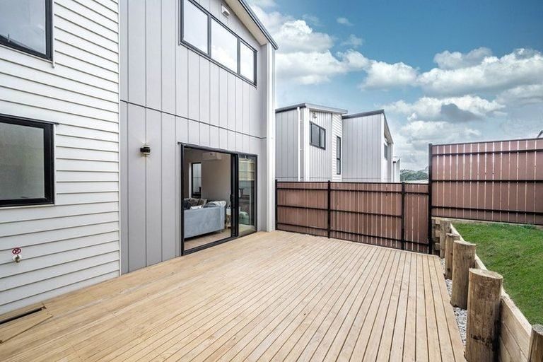 Photo of property in 3b Frontier Lane, Flat Bush, Auckland, 2019