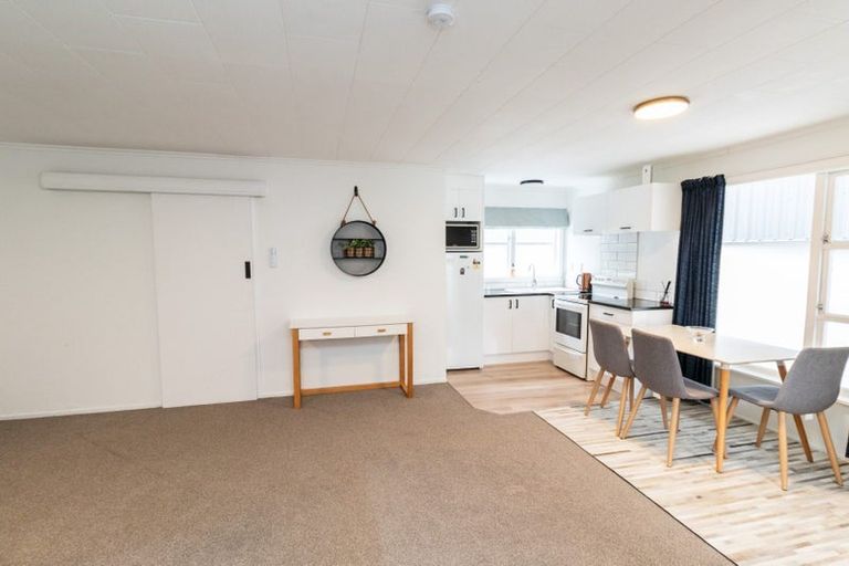 Photo of property in 30c Collins Avenue, Tawa, Wellington, 5028