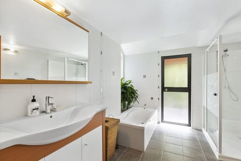 Photo of property in 27 Homewood Place, Chatswood, Auckland, 0626