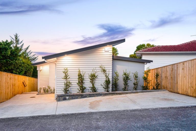 Photo of property in 6a Zingaro Place, Massey, Auckland, 0614