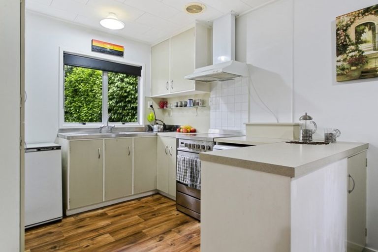 Photo of property in 8 Oxford Street, Tirau, 3410