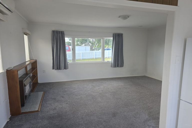 Photo of property in 62 College Road, Northcote, Auckland, 0627
