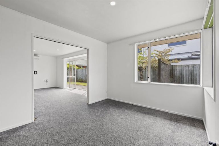 Photo of property in 2/51 Picton Avenue, Riccarton, Christchurch, 8011