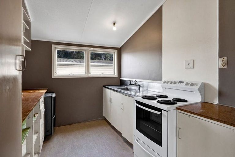 Photo of property in 5 Hughson Place, Opunake, 4616