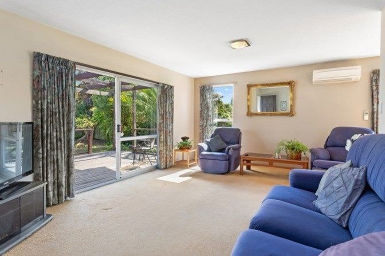 Photo of property in 4 Seneca Place, Burwood, Christchurch, 8083