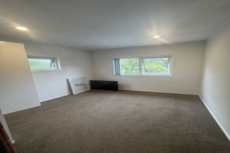 Photo of property in 14 Beazley Place, Glendene, Auckland, 0602