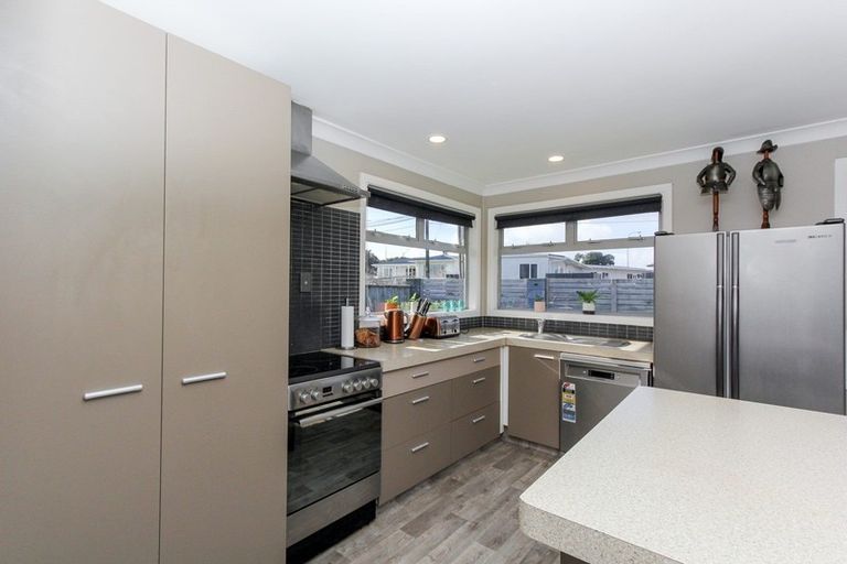 Photo of property in 154 Pioneer Road, Spotswood, New Plymouth, 4310