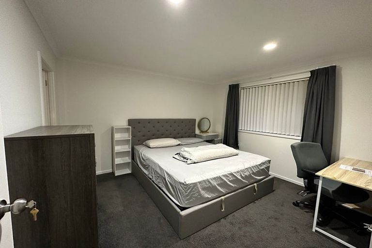 Photo of property in 78 Bluebird Crescent, Unsworth Heights, Auckland, 0632