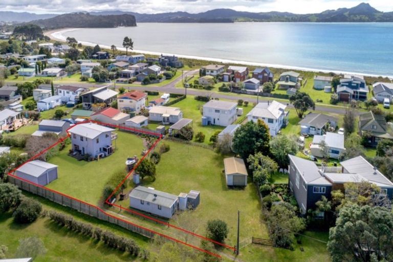 Photo of property in 5 Hicks Place, Cooks Beach, Whitianga, 3591