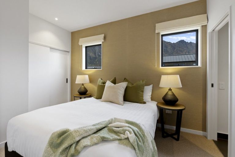 Photo of property in 28 Soudley Court, Jacks Point, Queenstown, 9371