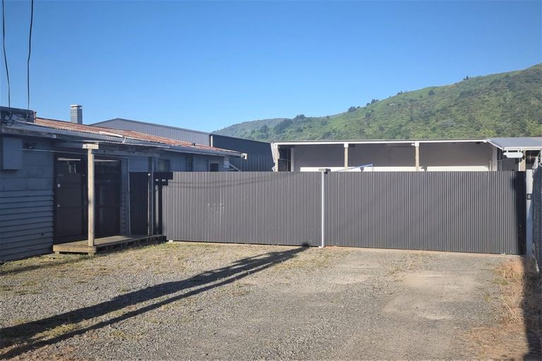 Photo of property in 12 Kent Street, Picton, 7220