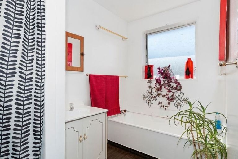 Photo of property in 2/8 Pegasus Avenue, North New Brighton, Christchurch, 8083