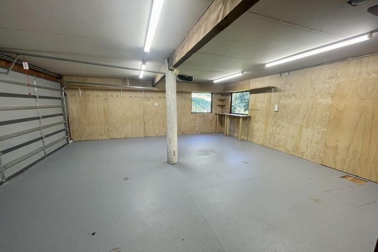 Photo of property in 6b Chatsworth Road, Silverstream, Upper Hutt, 5019