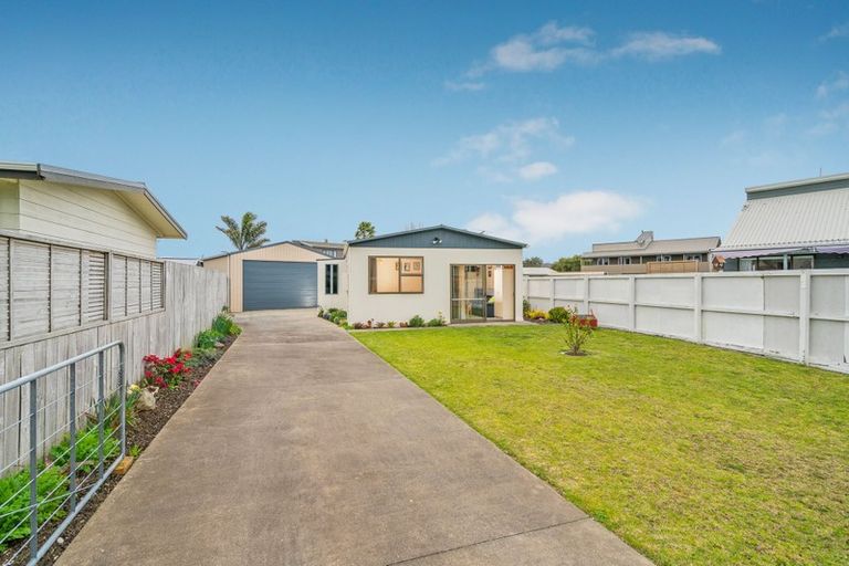 Photo of property in 17b Meadow Drive, Whitianga, 3510