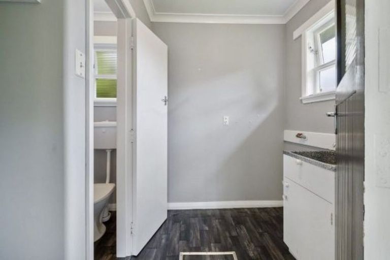 Photo of property in 24 Kent Crescent, Awapuni, Palmerston North, 4412