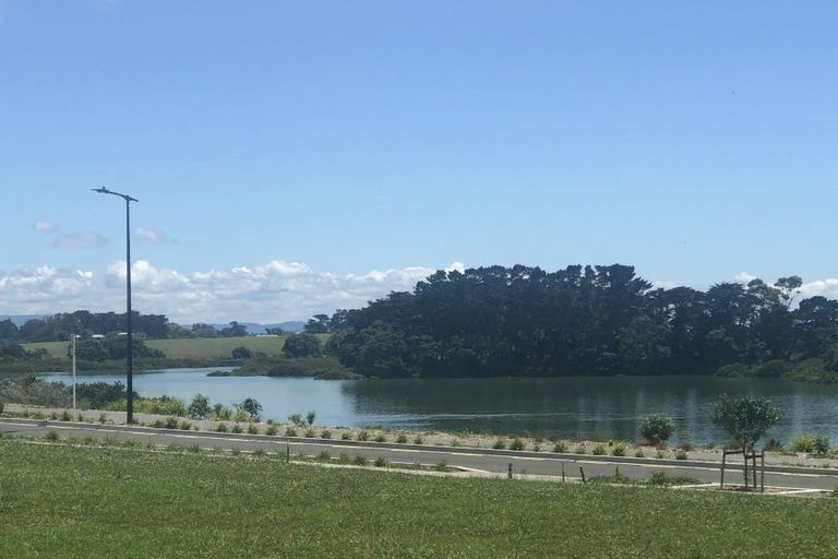 Photo of property in 6 Omahuru Road, Glenbrook, 2681