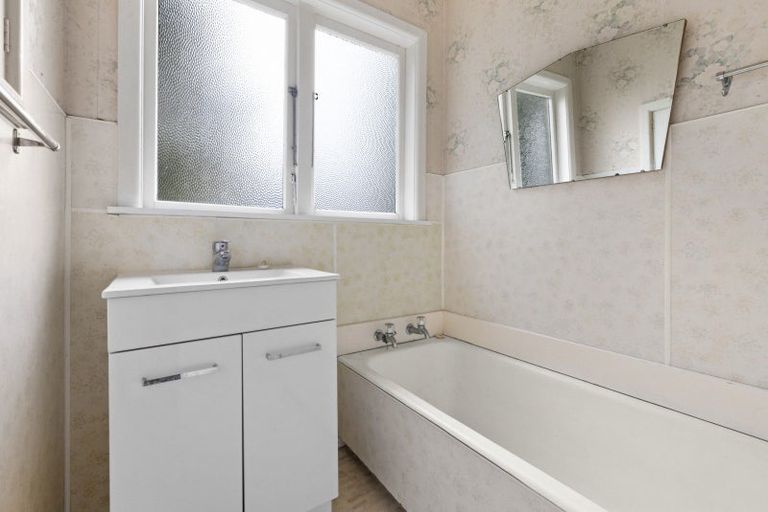 Photo of property in 27 Menin Road, Onekawa, Napier, 4110