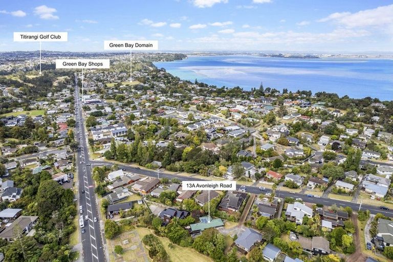 Photo of property in 13a Avonleigh Road, Green Bay, Auckland, 0604