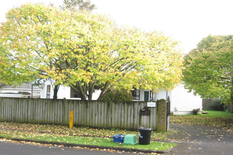 Photo of property in 7 Glennandrew Drive, Half Moon Bay, Auckland, 2012