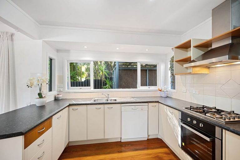 Photo of property in 29a Auld Street, Torbay, Auckland, 0630
