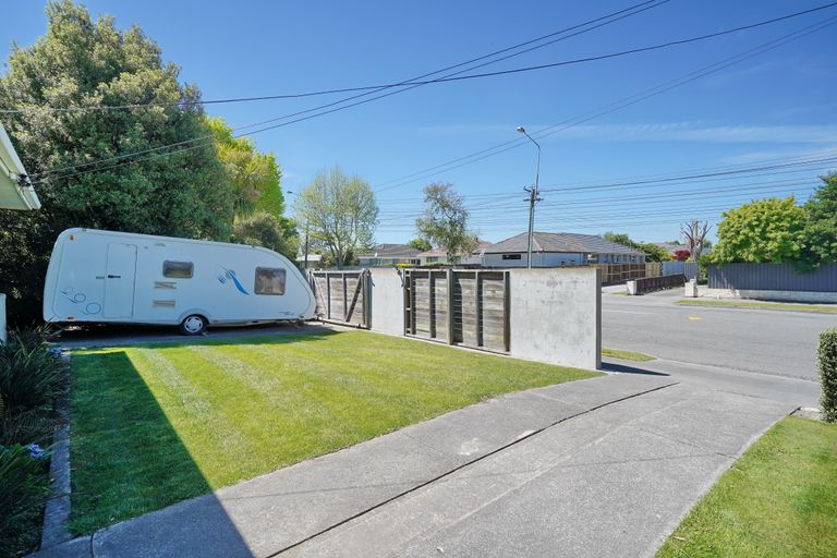 Photo of property in 22 Kendal Avenue, Burnside, Christchurch, 8053