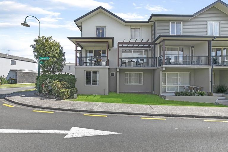Photo of property in 28 Opito Way, East Tamaki, Auckland, 2013