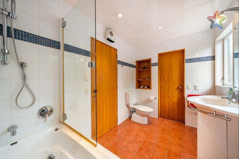 Photo of property in 72 Knights Road, Hutt Central, Lower Hutt, 5010