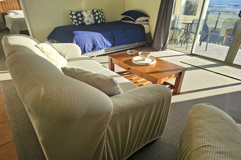 Photo of property in 12 Commodore Place, Britannia Heights, Nelson, 7010