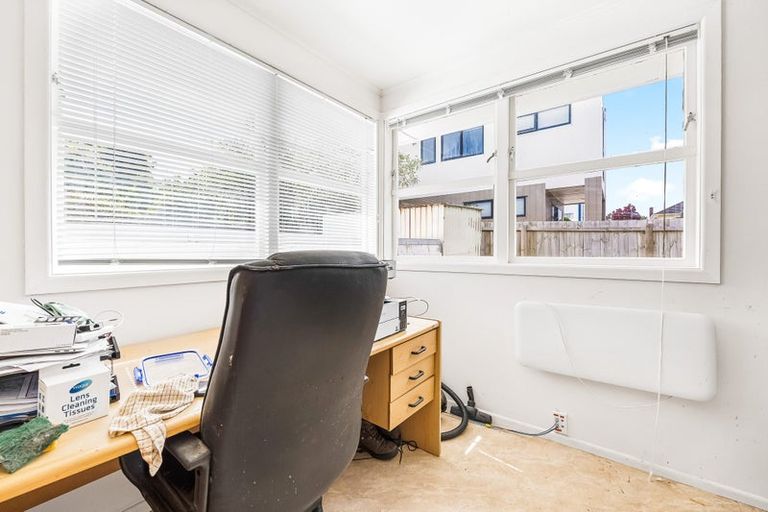 Photo of property in 27 Choice Avenue, Henderson, Auckland, 0612