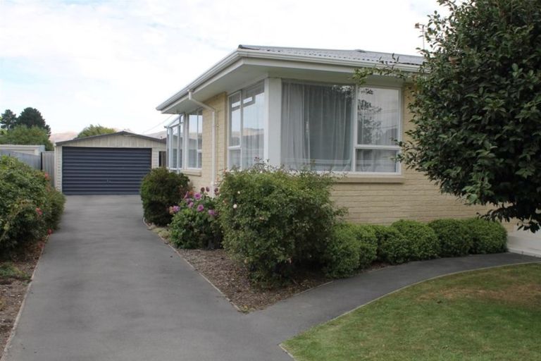 Photo of property in 18 Ruru Road, Linwood, Christchurch, 8062