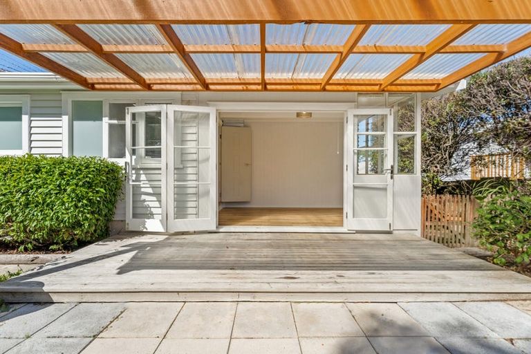 Photo of property in 10 Brandon Road, Manly, Whangaparaoa, 0930