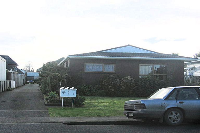 Photo of property in 5 Parahaki Street, Regent, Whangarei, 0112
