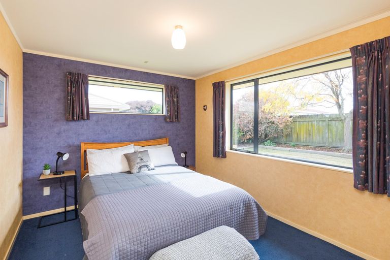 Photo of property in 84 Parnell Heights, Kelvin Grove, Palmerston North, 4414