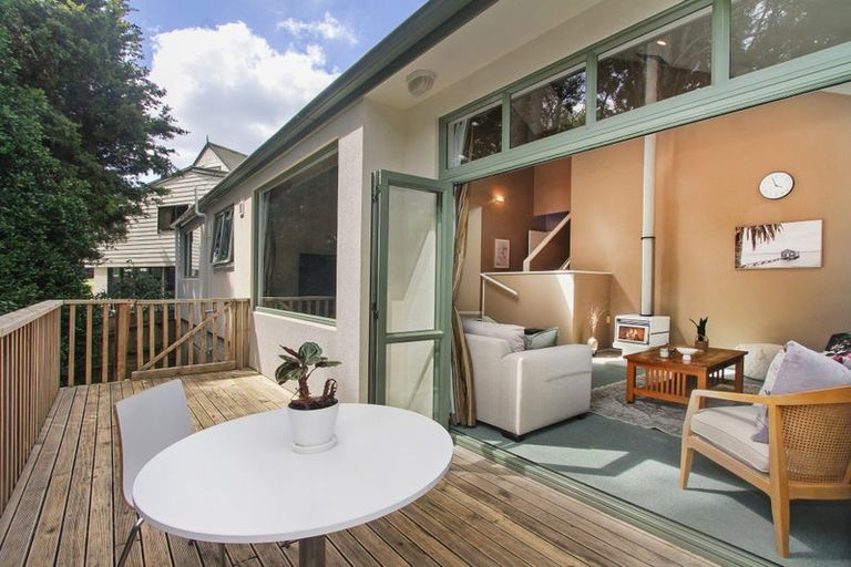 Photo of property in 16a Kingsclere Place, Goodwood Heights, Auckland, 2105