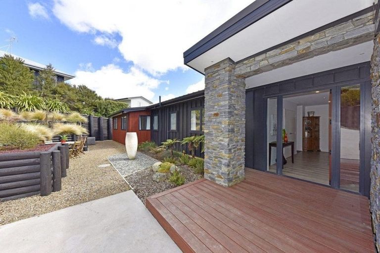 Photo of property in 3 Stoneyridge Close, Mount Pleasant, Christchurch, 8081