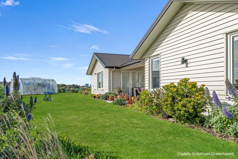 Photo of property in 12 Longbeach Drive, Castlecliff, Whanganui, 4501
