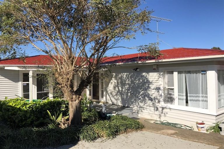 Photo of property in 2/52 Nile Road, Milford, Auckland, 0620