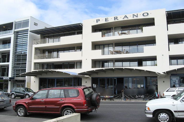 Photo of property in 12-20 London Quay, Picton, 7220