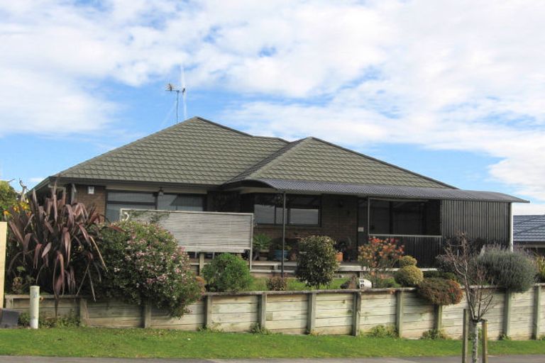 Photo of property in 13 Lochinver Drive, Nawton, Hamilton, 3200