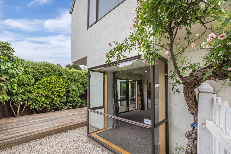 Photo of property in 2/40 Onslow Street, St Albans, Christchurch, 8014