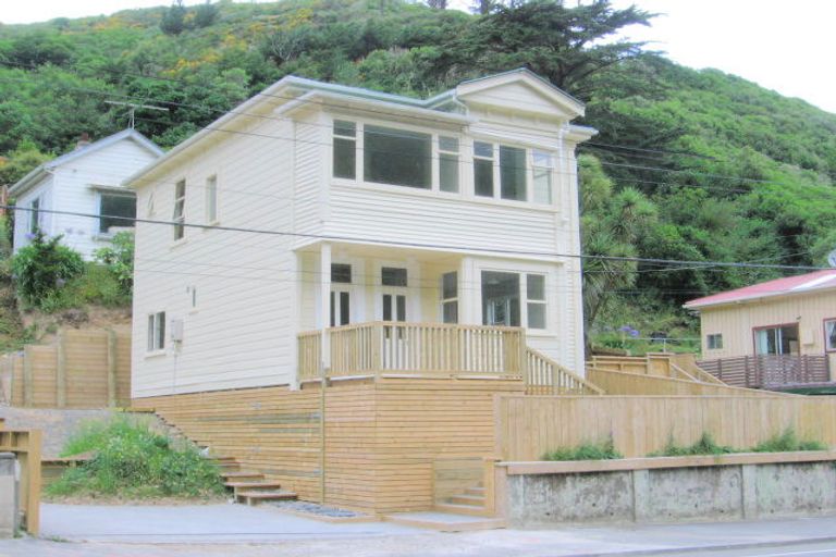 Photo of property in 381 Ohiro Road, Brooklyn, Wellington, 6021