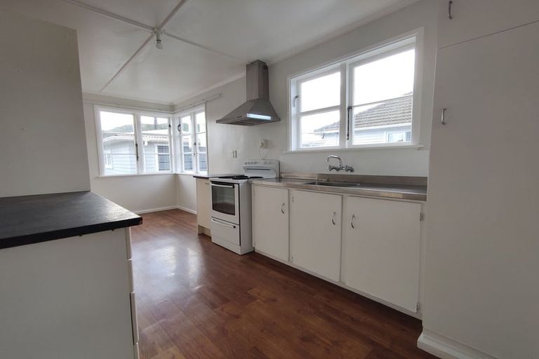 Photo of property in 24 Barton Grove, Naenae, Lower Hutt, 5011