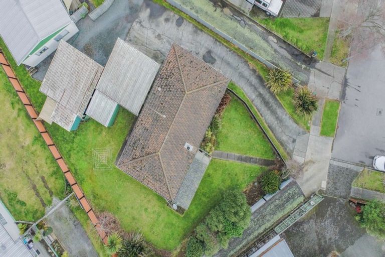 Photo of property in 15 Matthew Place, Kawaha Point, Rotorua, 3010