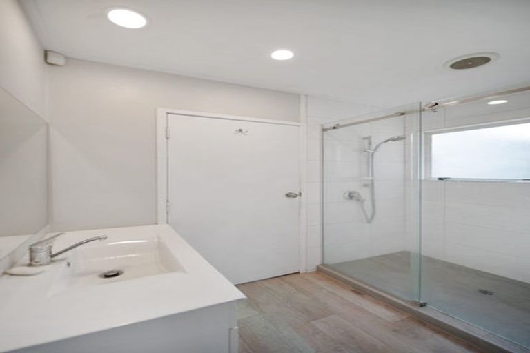 Photo of property in 2/14 Alpha Street, Papakura, 2110