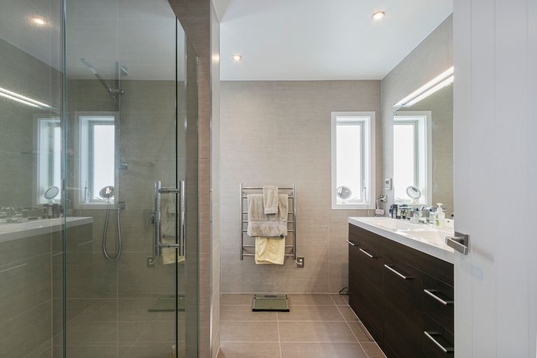 Photo of property in 15 Canary Way, Whitby, Porirua, 5024