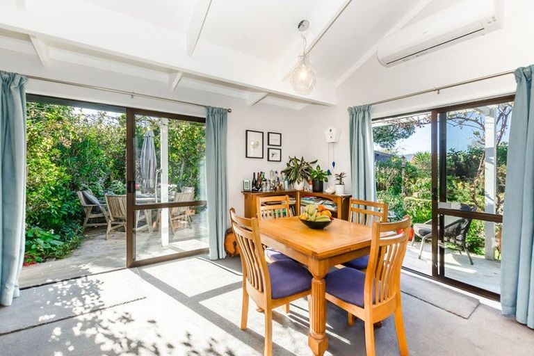 Photo of property in 34 Olive Terrace, Paraparaumu Beach, Paraparaumu, 5032